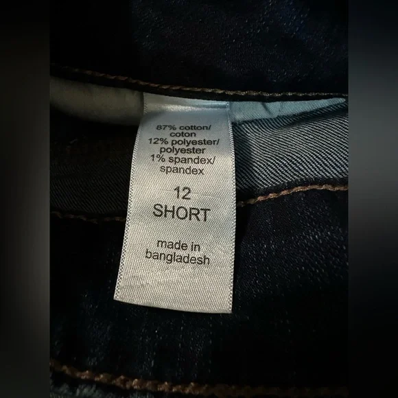 Maurices Mid-Rise Dark Wash Jeans Women’s Size 12 Short Stretch - Picture 4 of 6